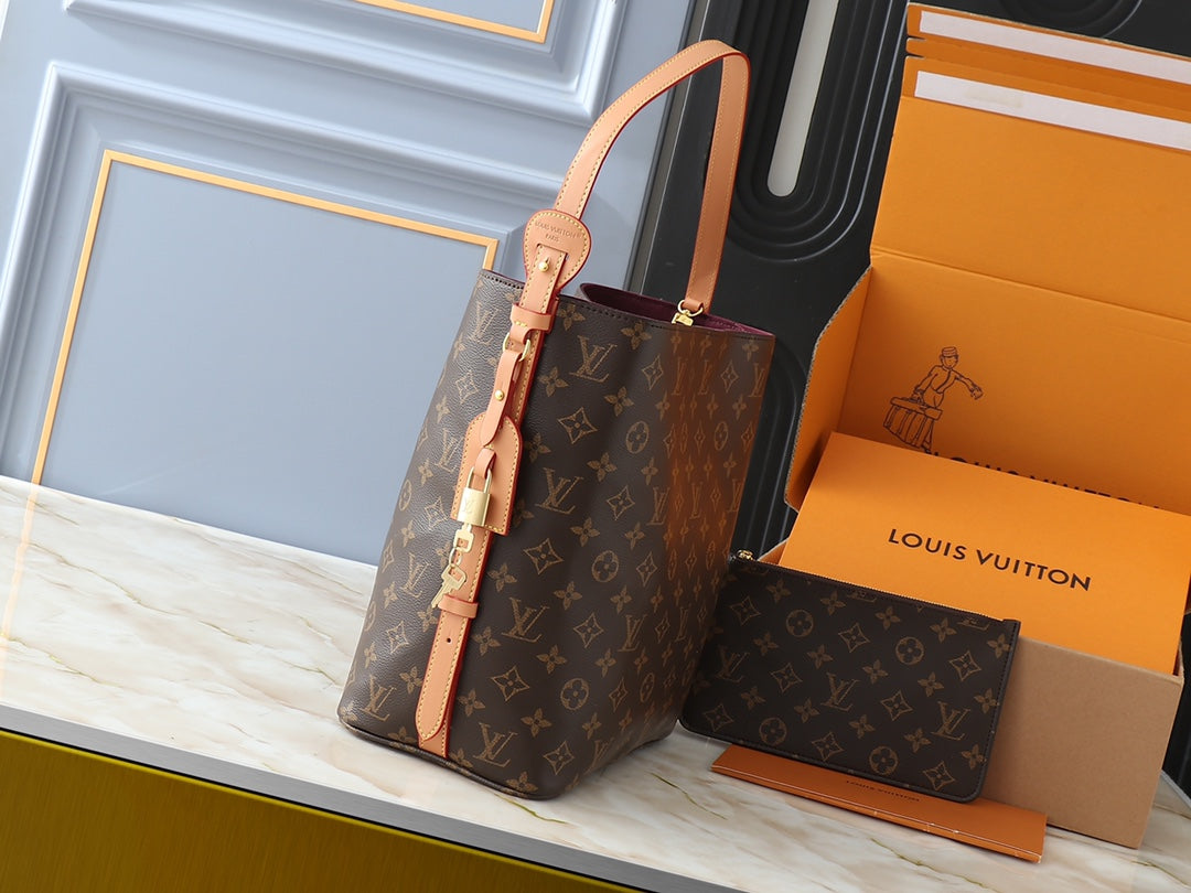 Elite Carryalls
