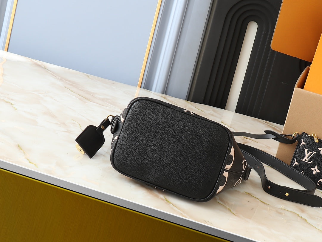 Elite Carryalls