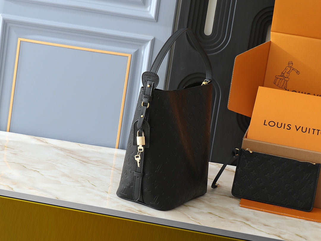 Elite Carryalls