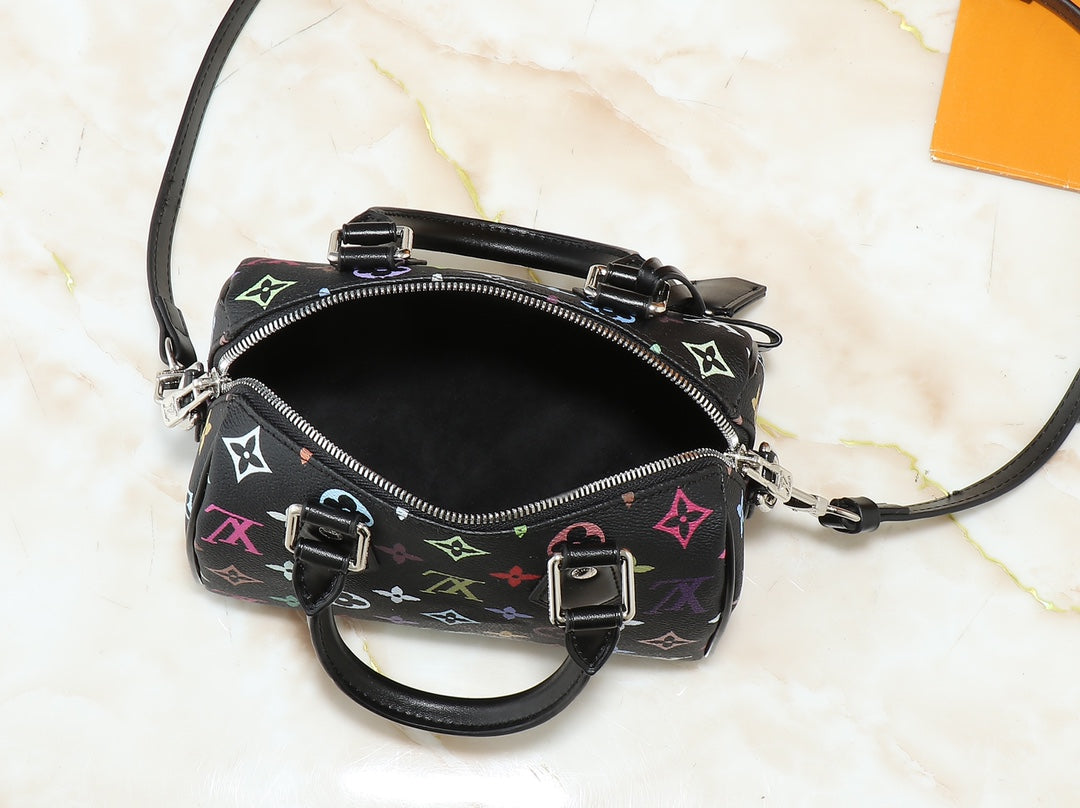 Elite Carryalls