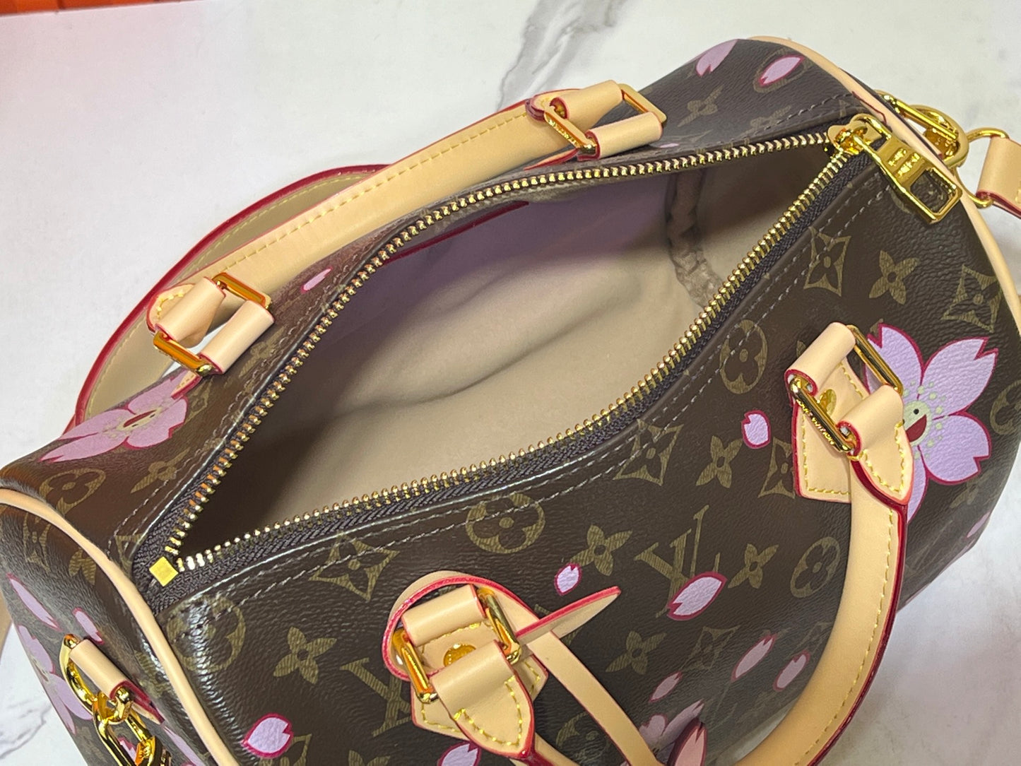 Elite Carryalls