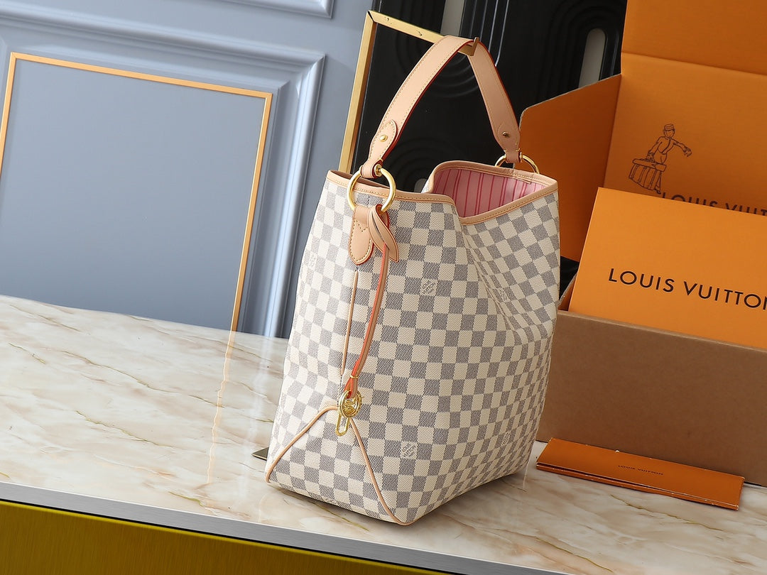 Elite Carryalls