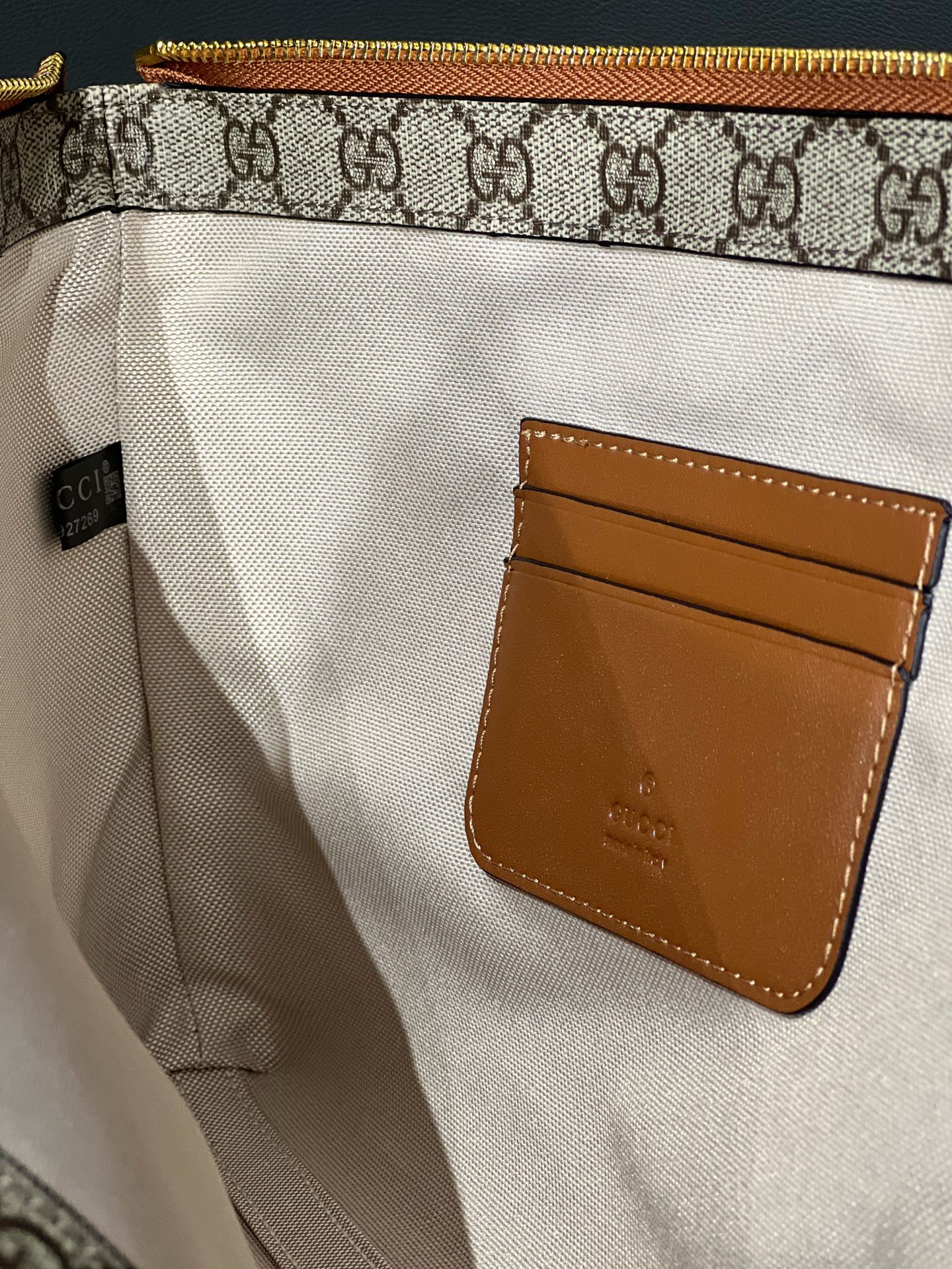 Elite Carryalls