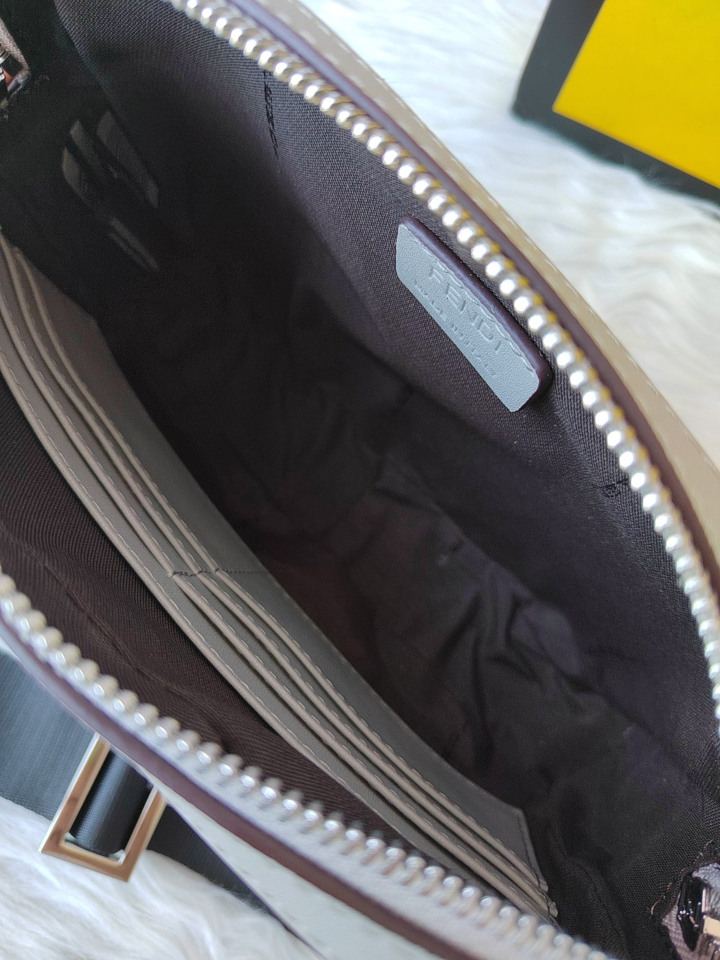Elite Carryalls