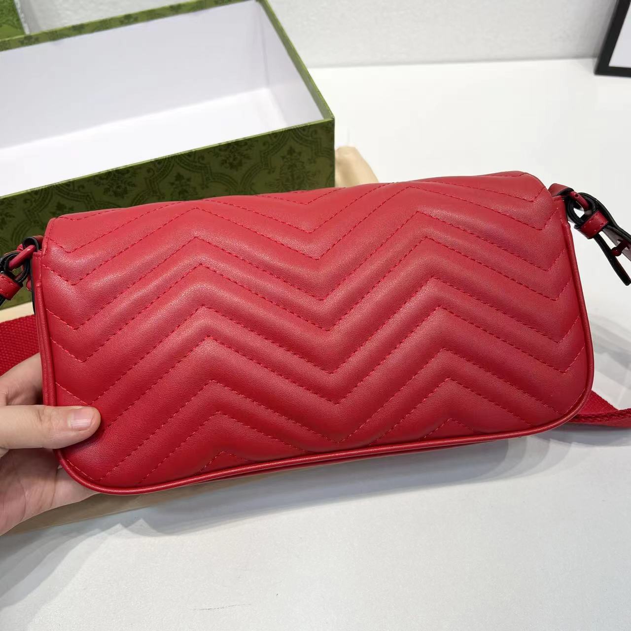 Elite Carryalls