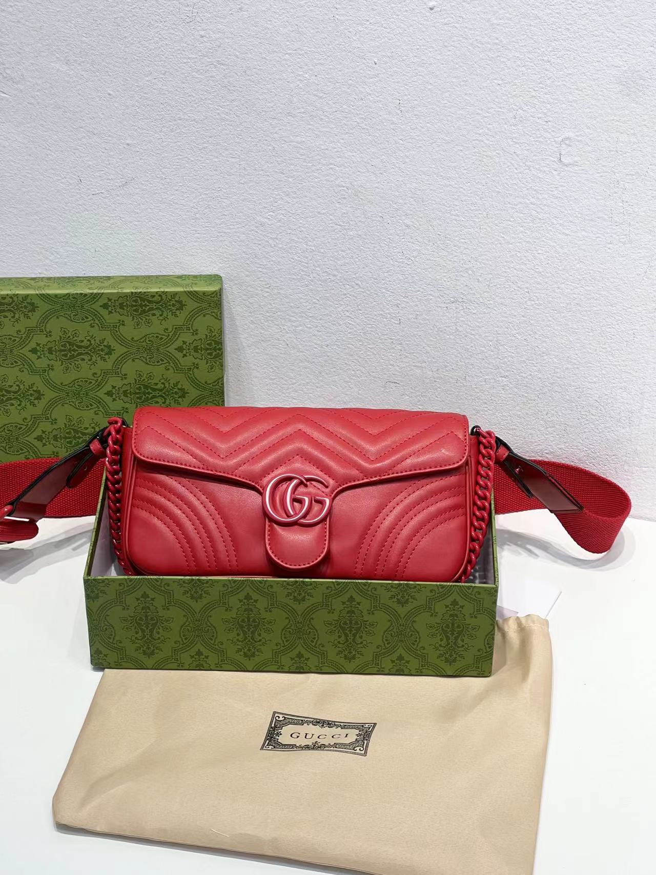 Elite Carryalls
