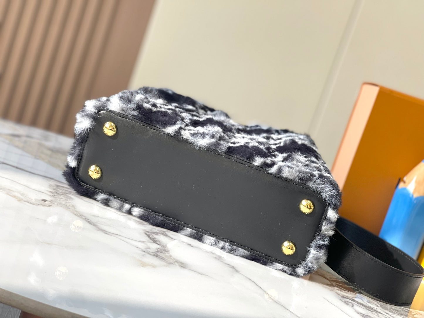 Elite Carryalls