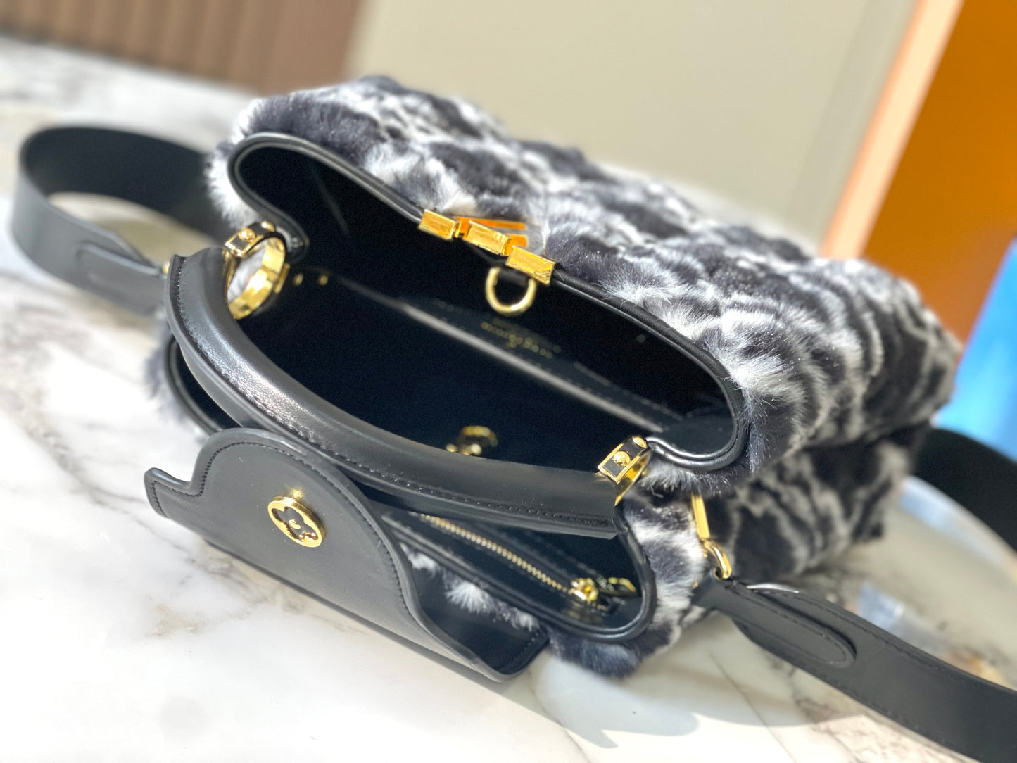 Elite Carryalls