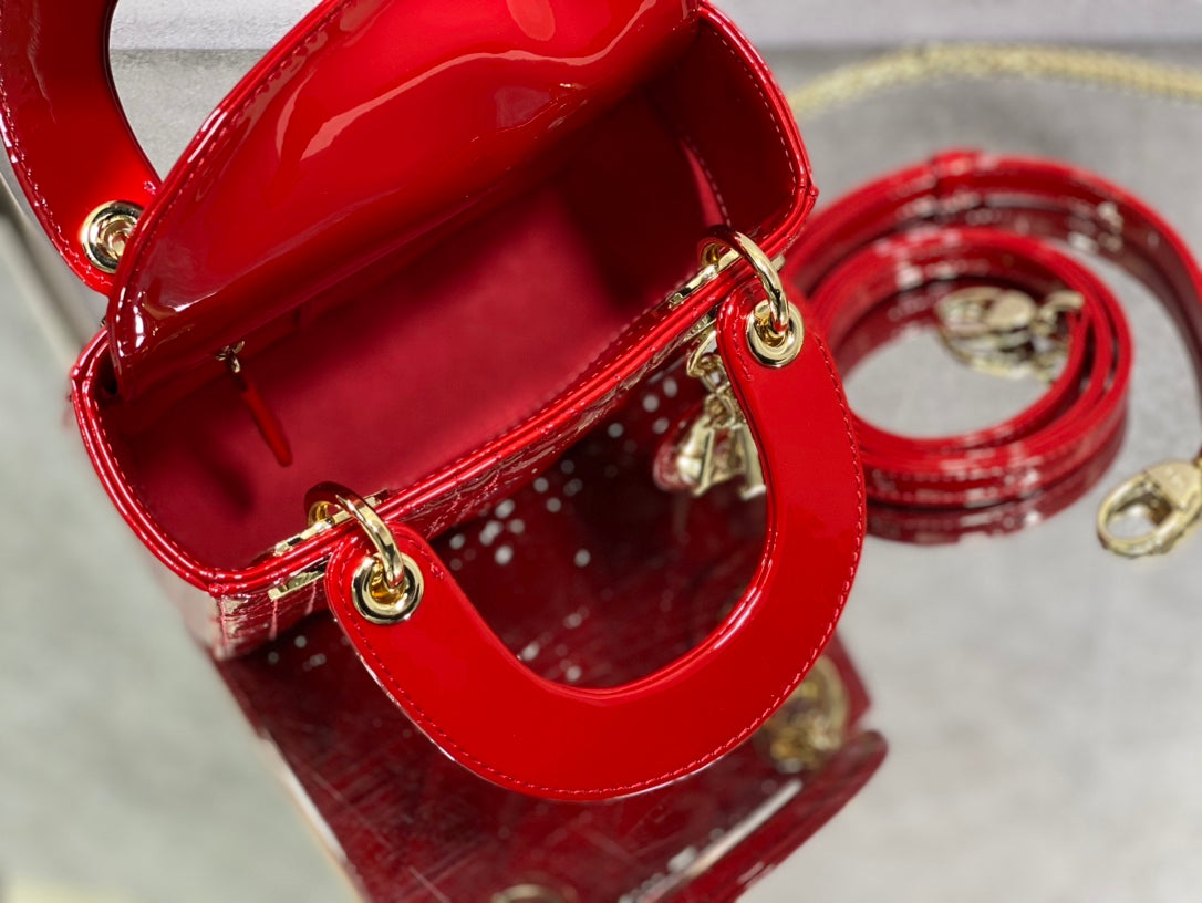 Elite Carryalls