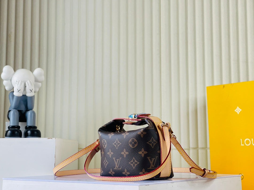 Elite Carryalls