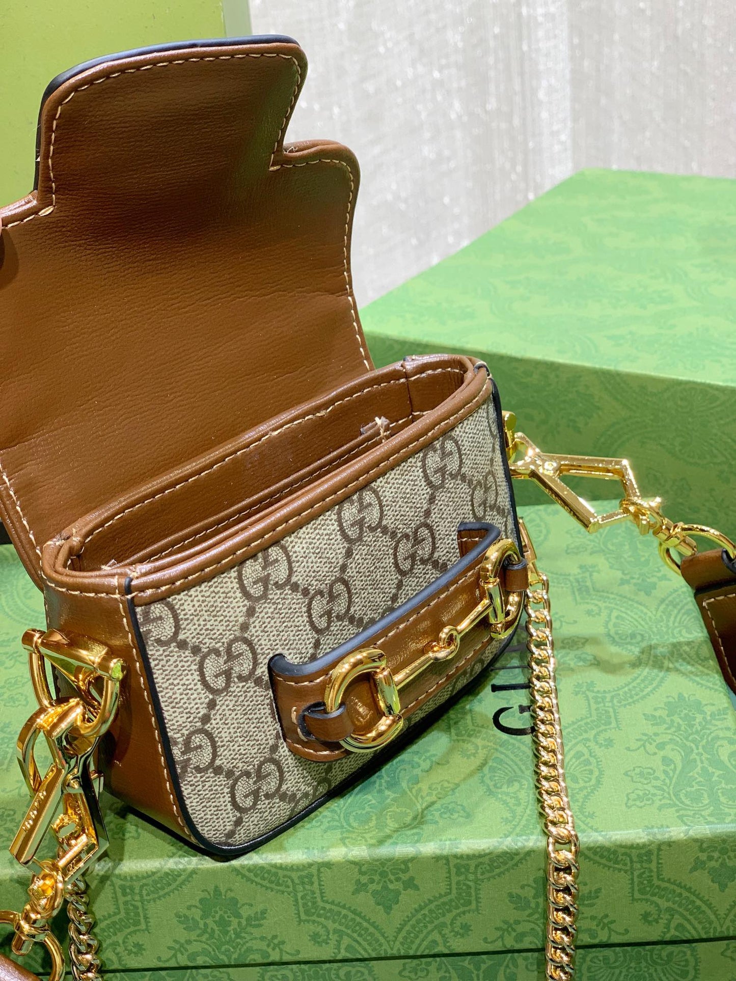 Elite Carryalls