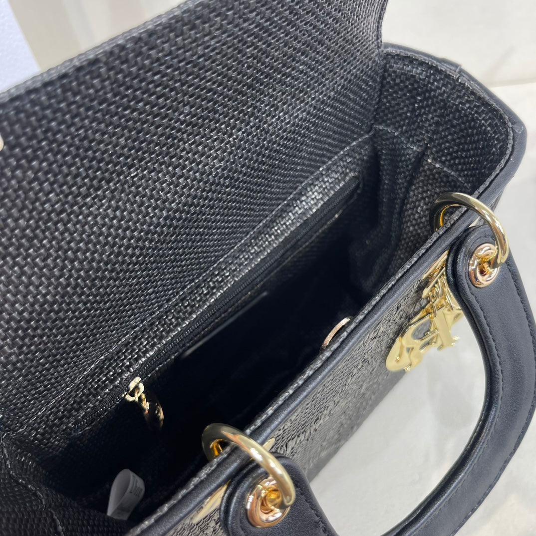 Elite Carryalls
