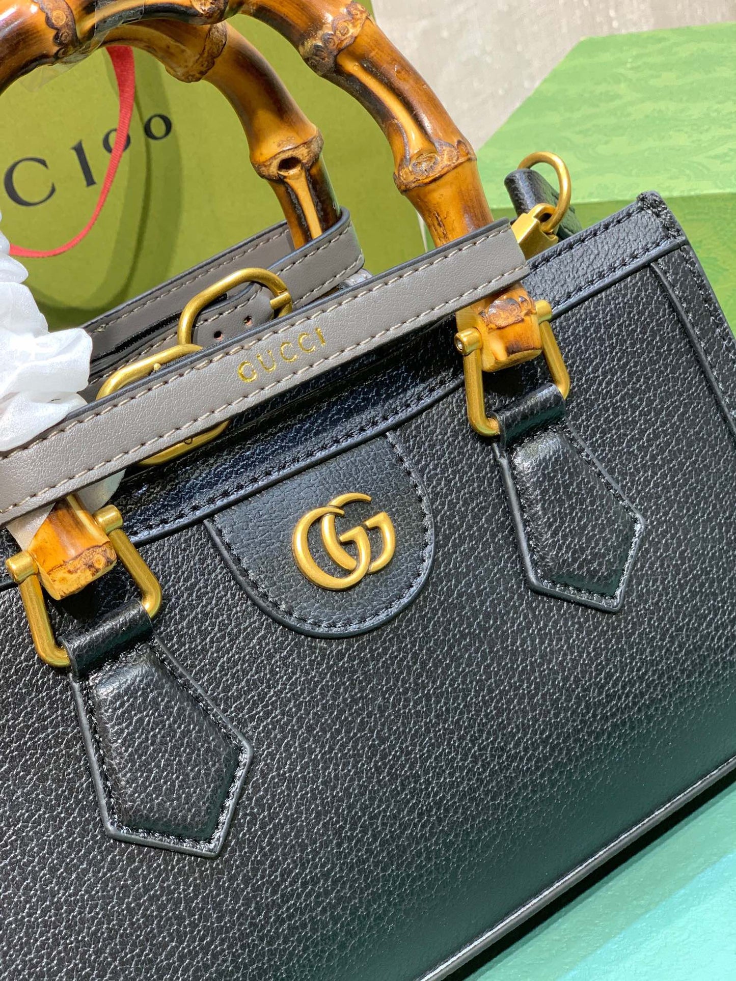 Elite Carryalls