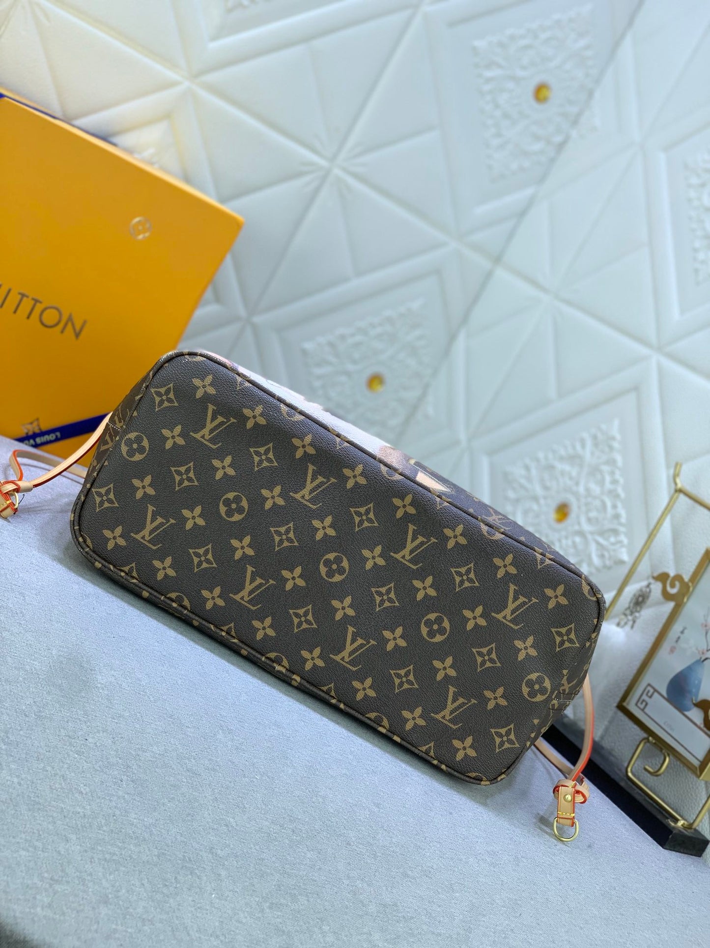 Elite Carryalls