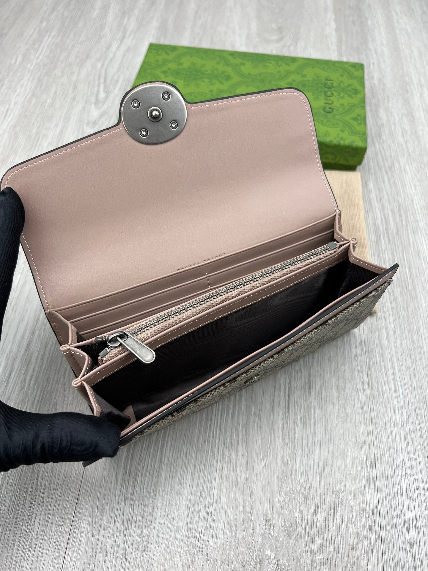 Elite Carryalls
