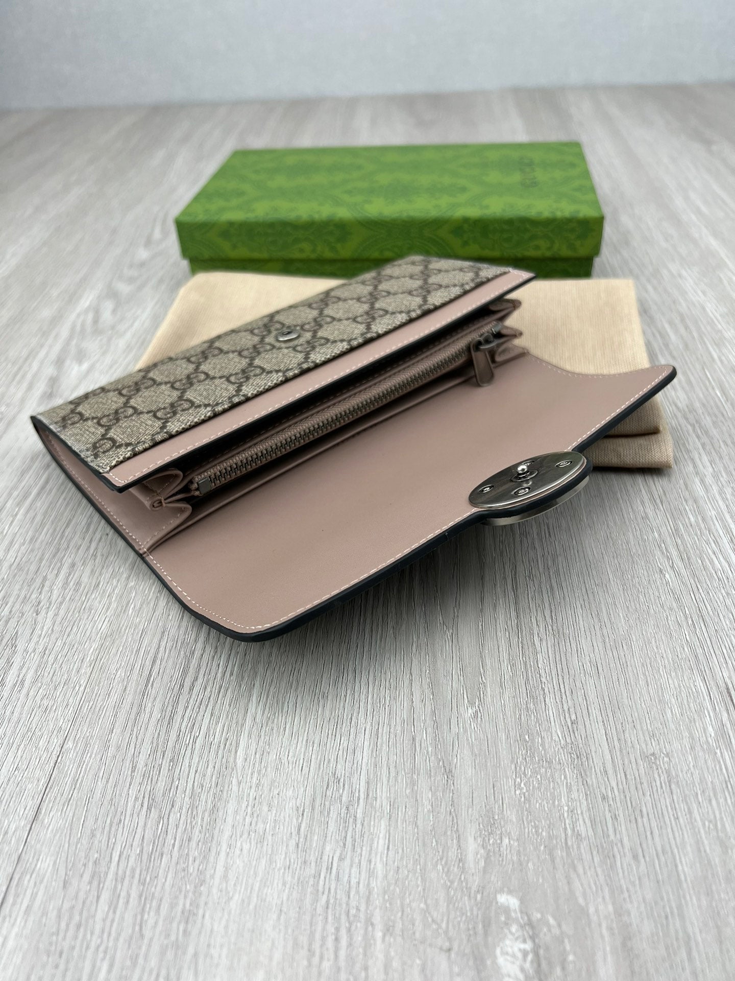 Elite Carryalls