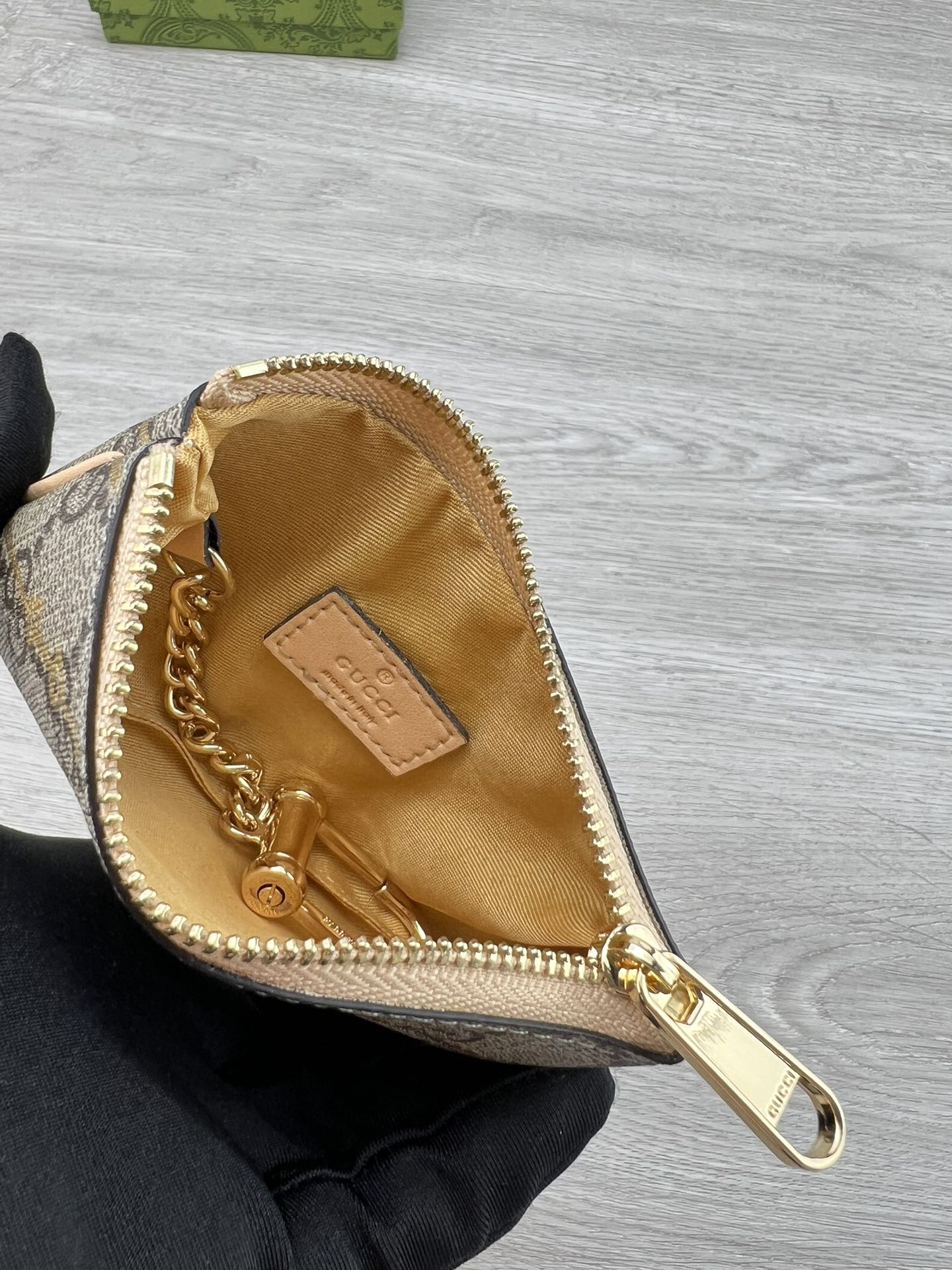 Elite Carryalls