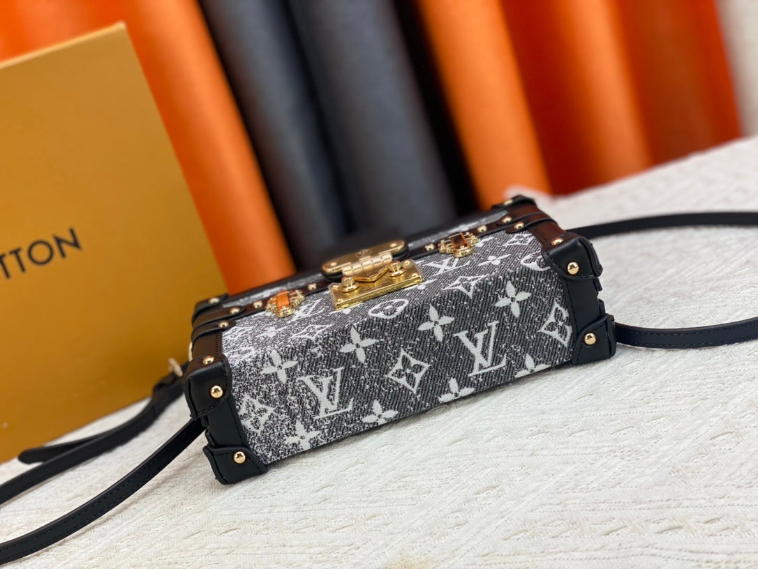 Elite Carryalls