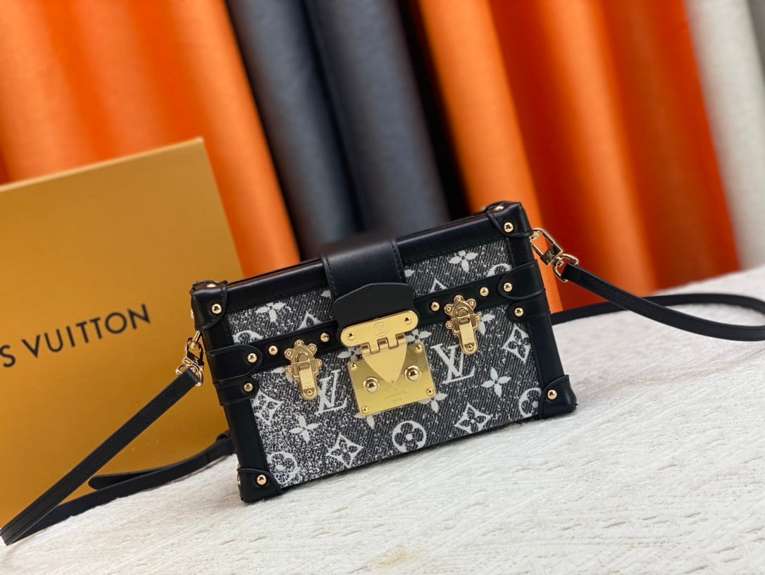 Elite Carryalls