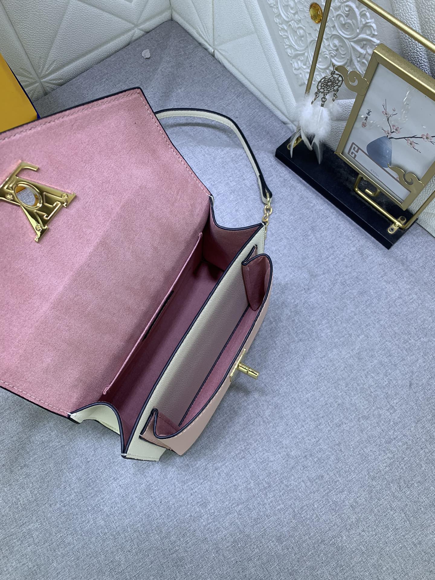 Elite Carryalls