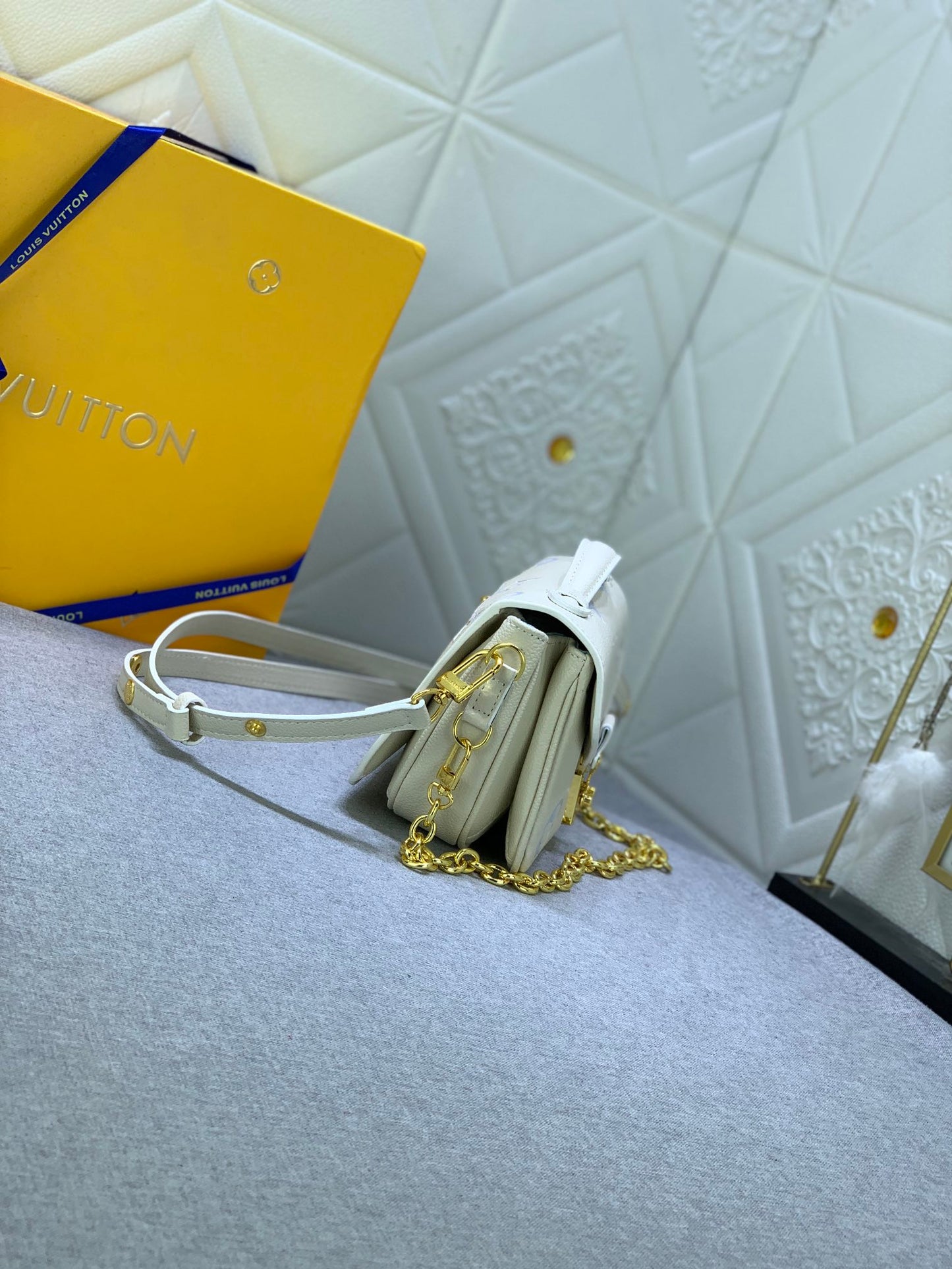 Elite Carryalls