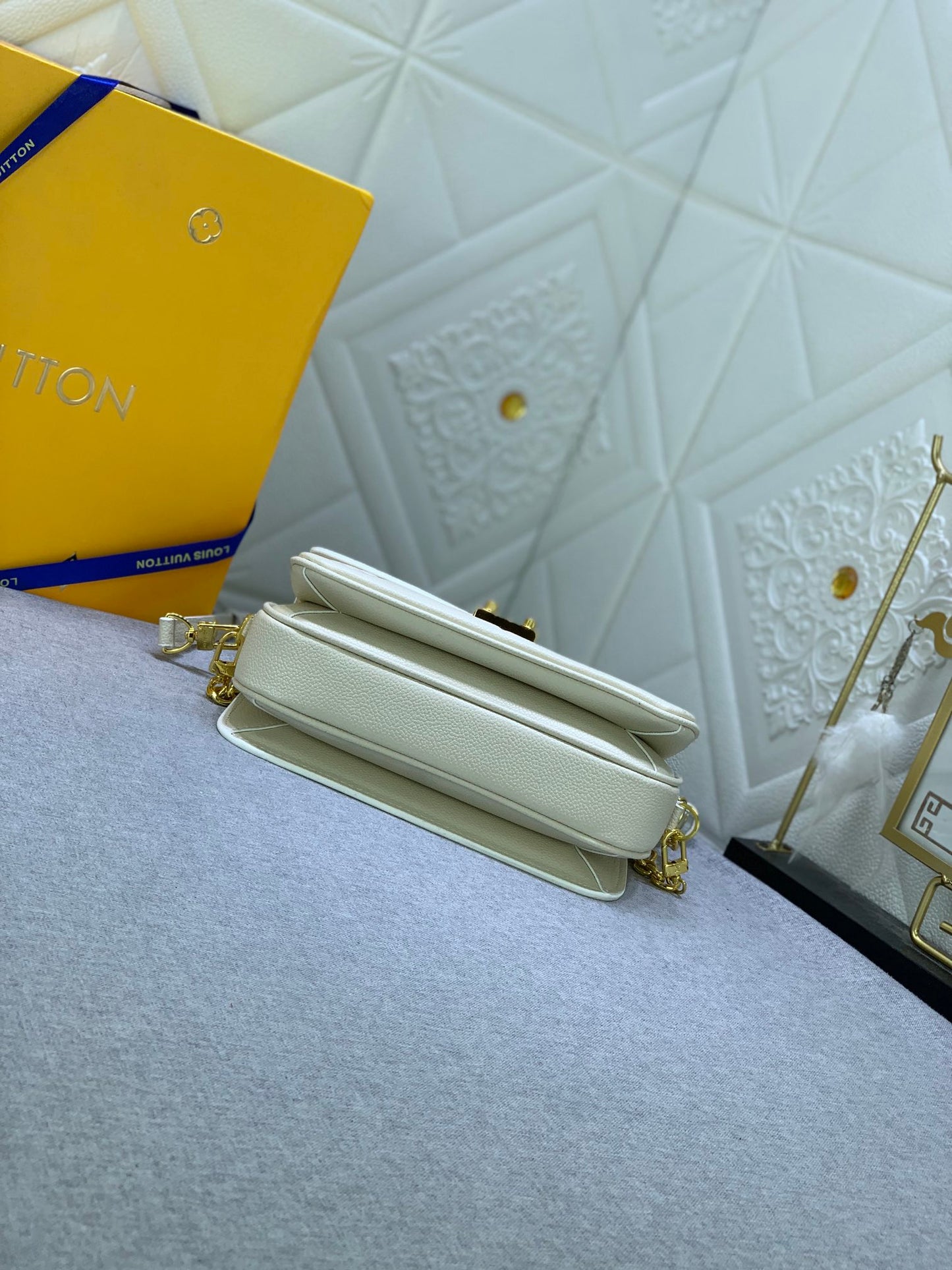 Elite Carryalls