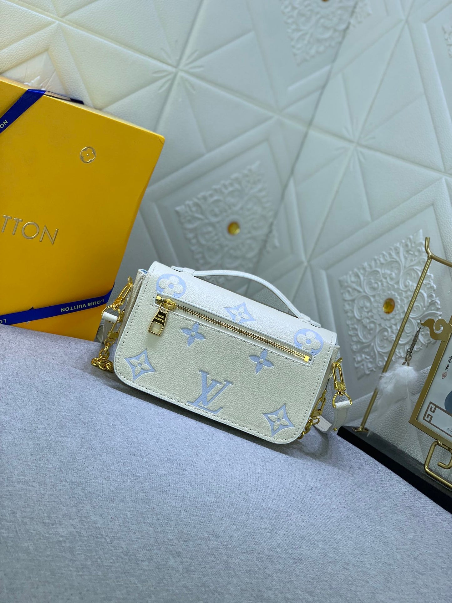 Elite Carryalls