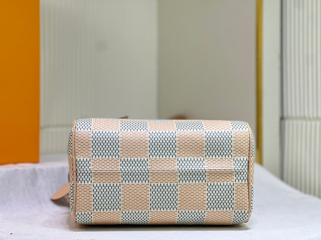 Elite Carryalls