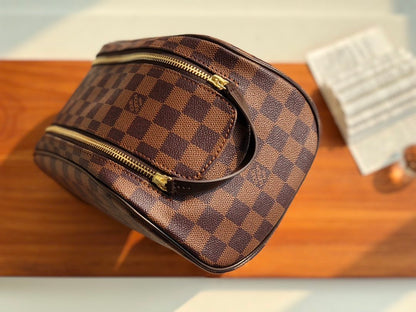 Elite Carryalls