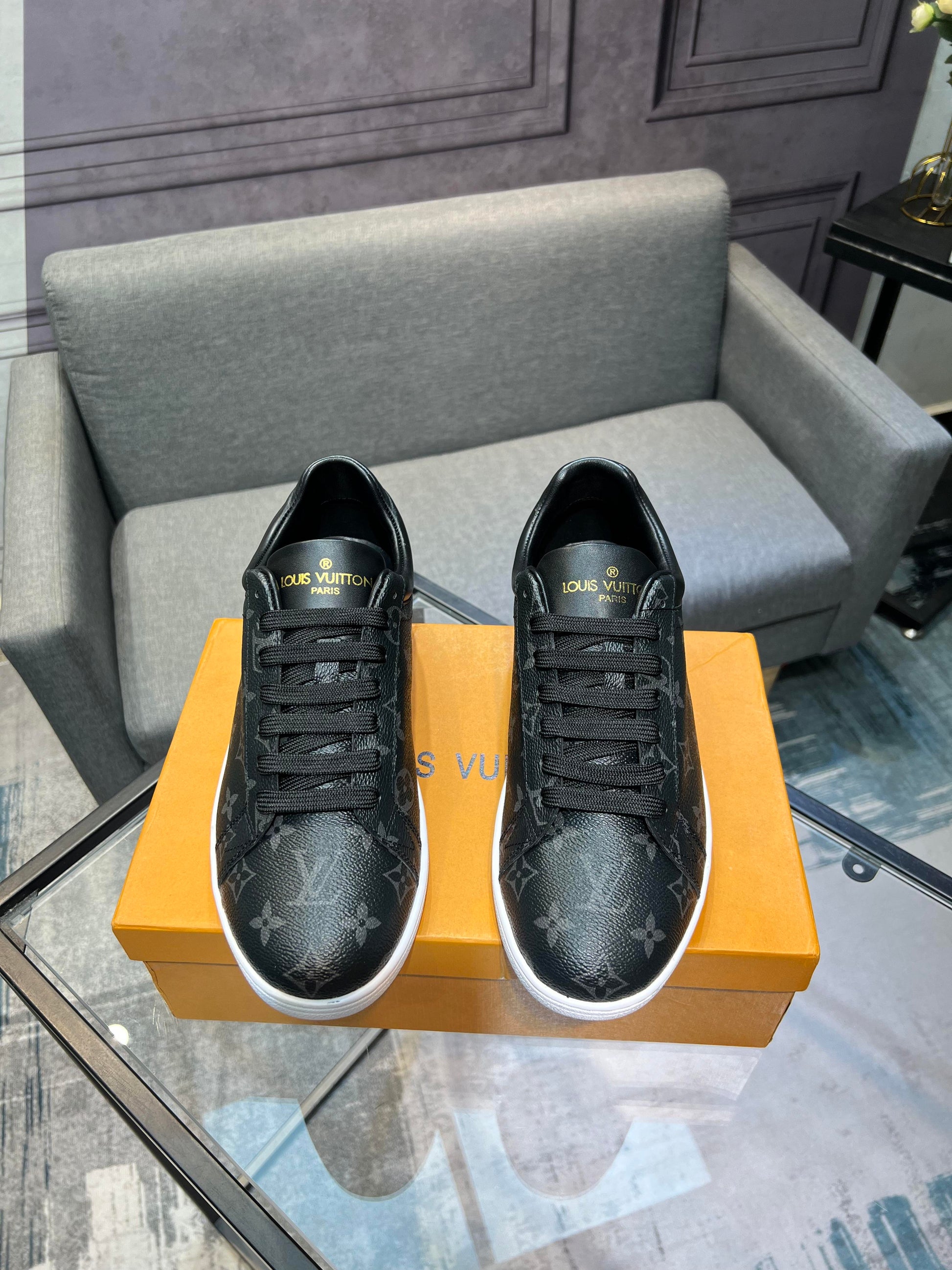 NEW ARRIVAL LOUIS VUITTON  SNEAKER