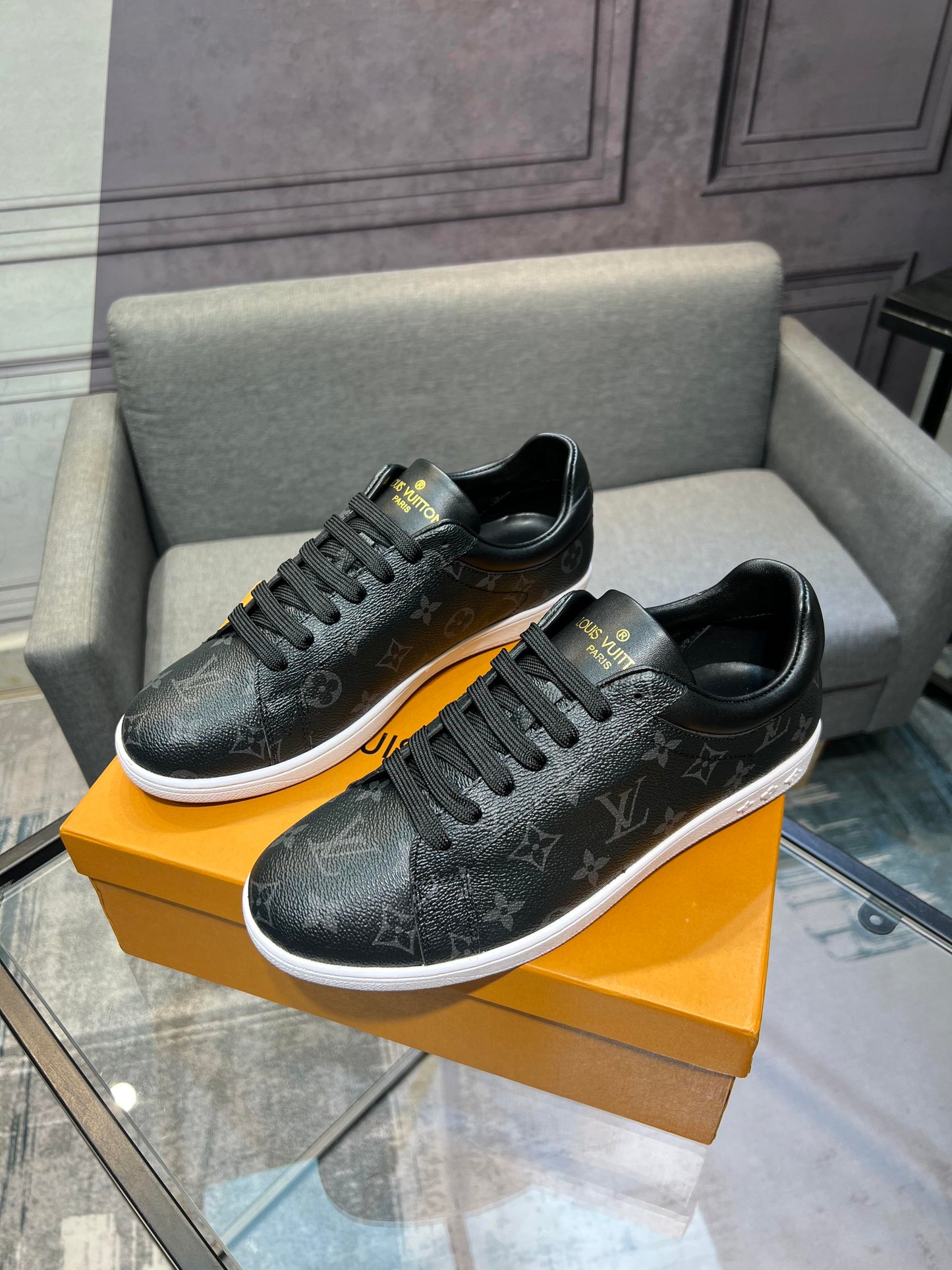 NEW ARRIVAL LOUIS VUITTON  SNEAKER