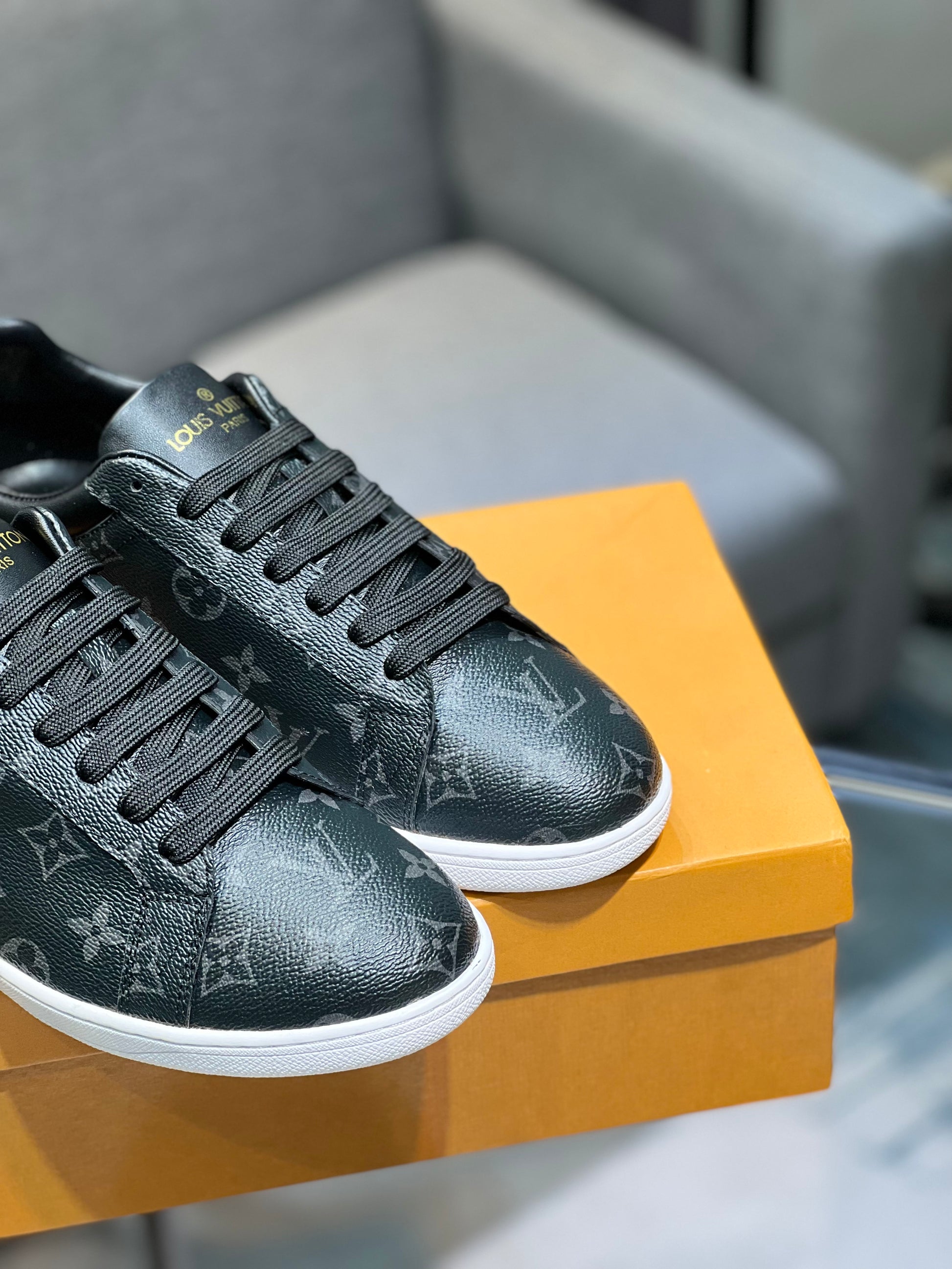 NEW ARRIVAL LOUIS VUITTON  SNEAKER