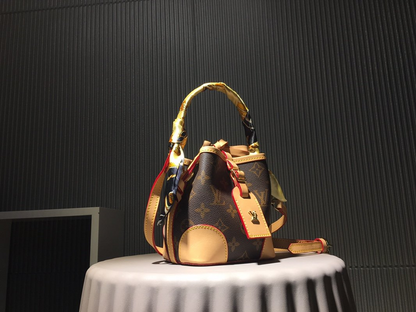 Elite Carryalls