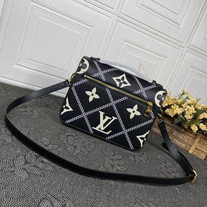 Elite Carryalls