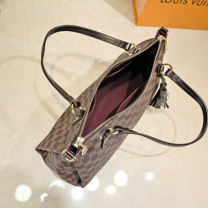 Elite Carryalls