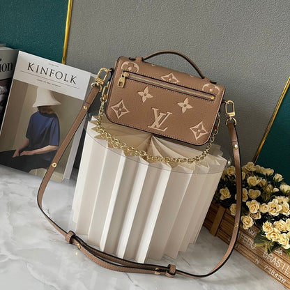 Elite Carryalls