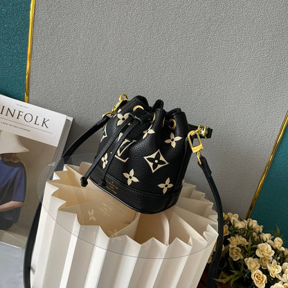Elite Carryalls