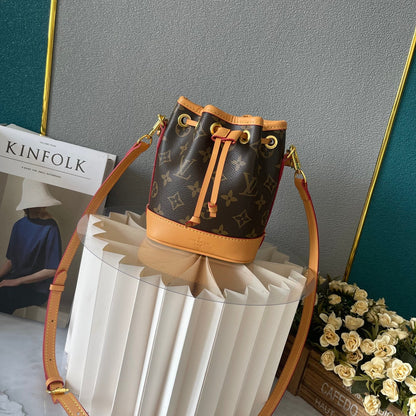 Elite Carryalls