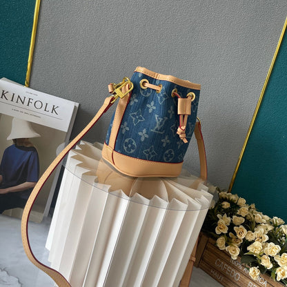 Elite Carryalls