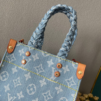 Elite Carryalls