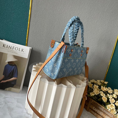 Elite Carryalls