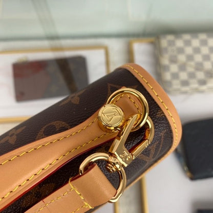 Elite Carryalls