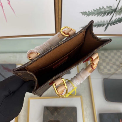 Elite Carryalls