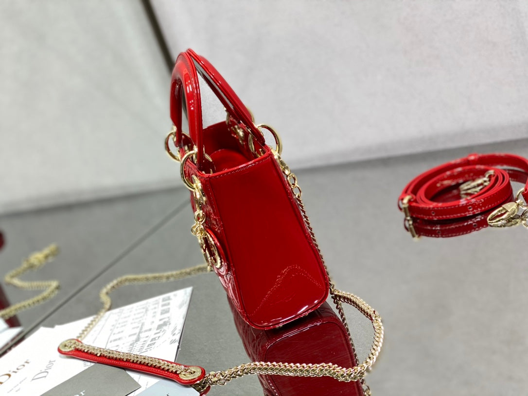 Elite Carryalls
