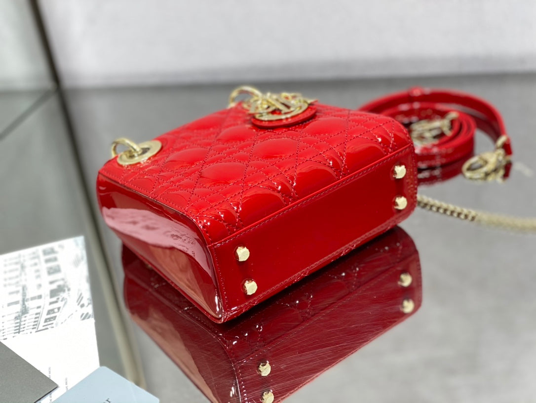 Elite Carryalls
