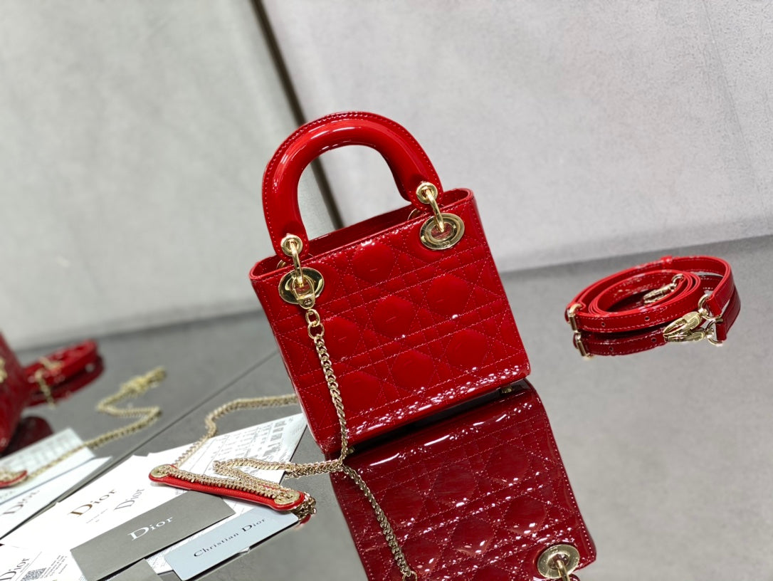 Elite Carryalls