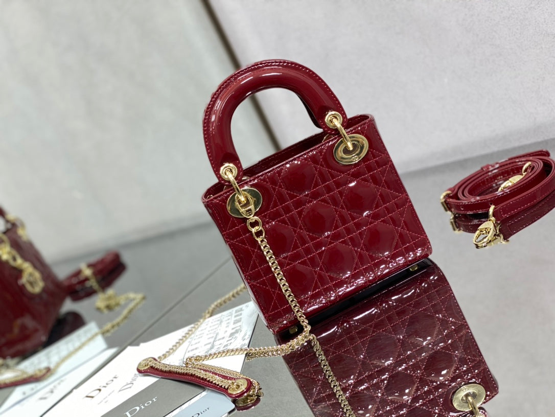 Elite Carryalls