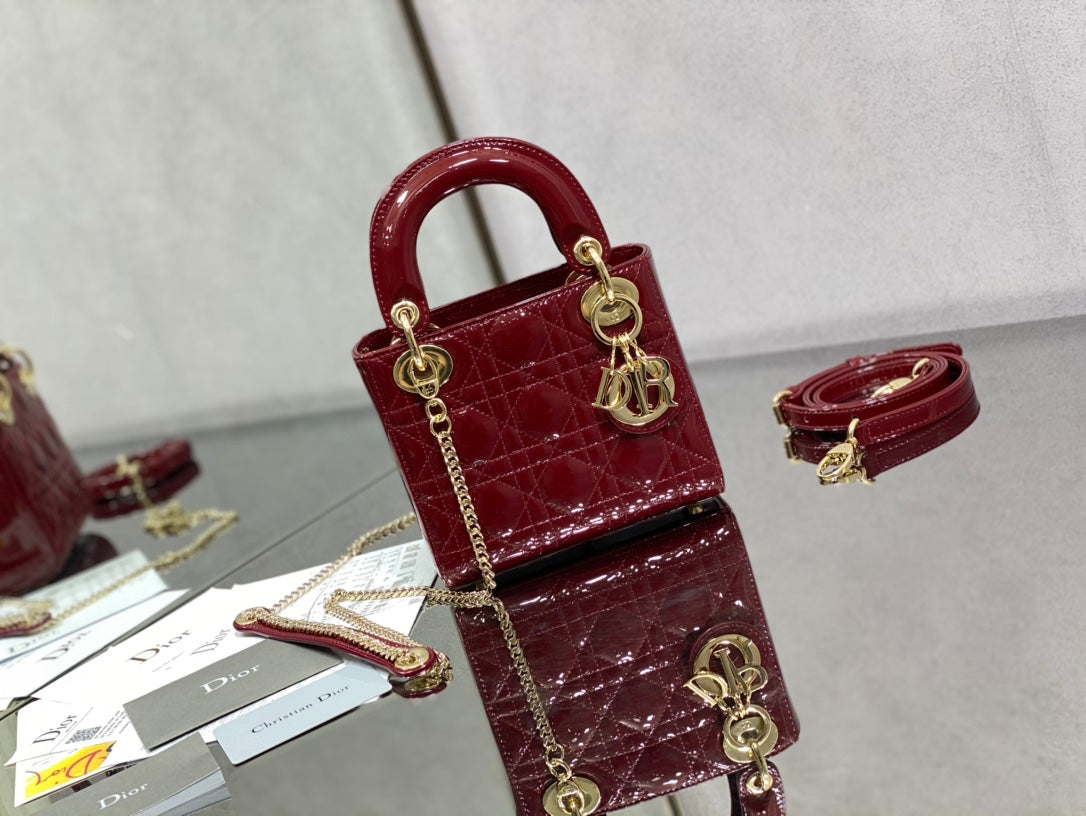 Elite Carryalls