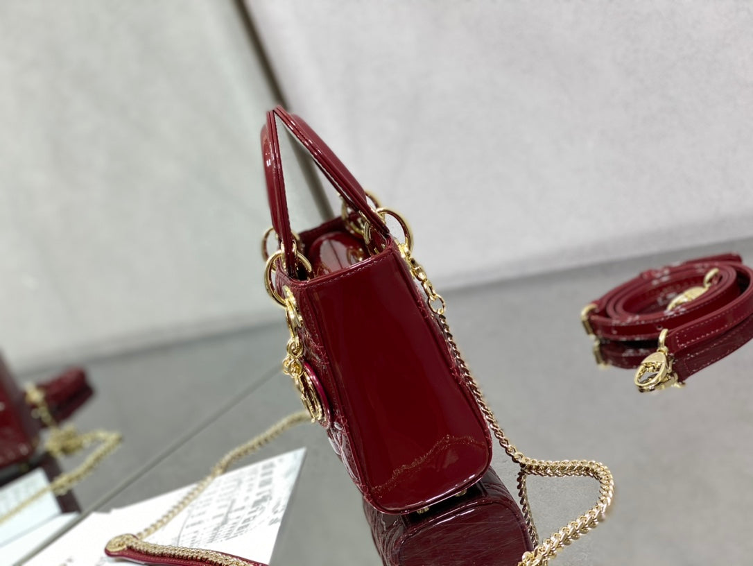 Elite Carryalls