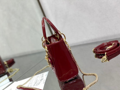 Elite Carryalls